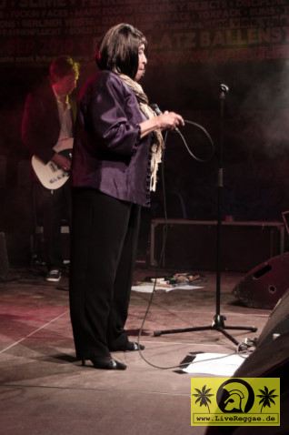 Doreen Shaffer (Jam) with Soulfood International 14. This Is Ska Festival - Wasserburg, Rosslau 19. Juni 2010 (10).JPG